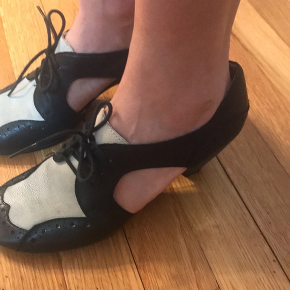 Donated! Boutique 9 Cutout Spectator Pumps - Picture 5 of 13